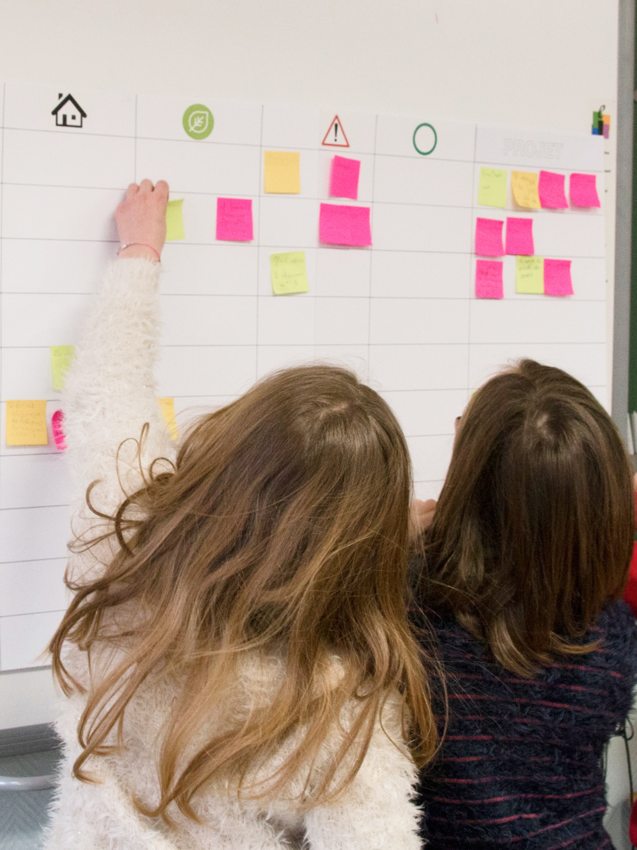 Atelier pédagogique mené avec des élèves autour de l’aménagement et du cadre de vie.
